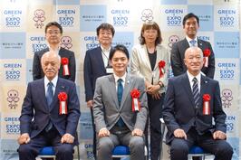 Dije hola en «una ceremonia del 60o aniversario de la asociación de la fundación de la sociedad del club de la edad de oro Minami-ku»