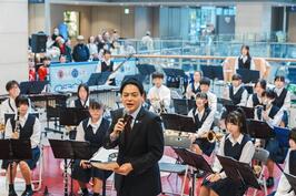 «¡Viva! Dije hola en el club de la banda del instituto de enseñanza secundaria de Yokohama X contraincendio Yokohama-shi concierto del grupo musical