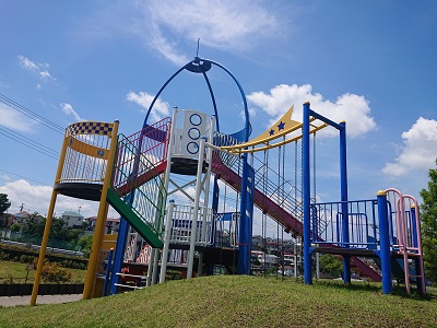 Fotografía del equipo del patio de juegos de Taizhong ノ Parque del valle del bosque