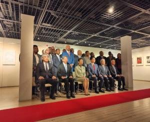 La exposición de la foto de 2024 de ojos comienza la ceremonia del Embajador de Japón