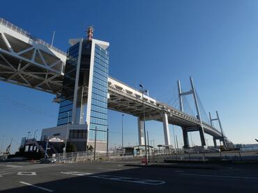 Fotografía del Bay Bridge Yokohama skywalk